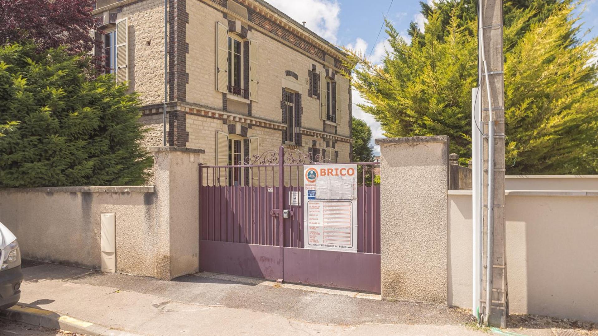Bonappart 12 - Charme Napoleonien & Confort Troyes Bagian luar foto