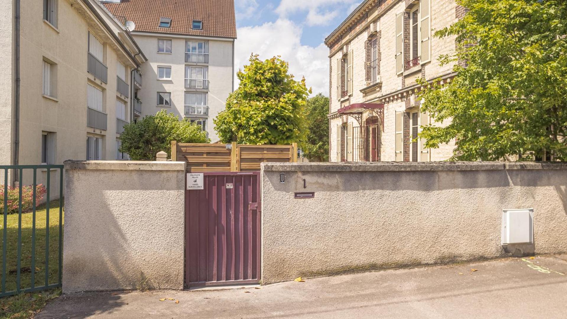 Bonappart 12 - Charme Napoleonien & Confort Troyes Bagian luar foto