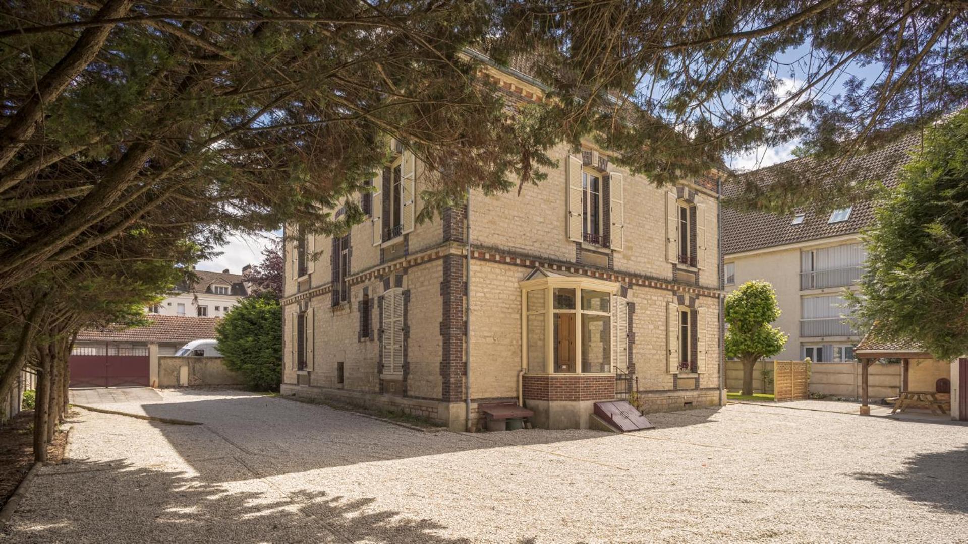 Bonappart 12 - Charme Napoleonien & Confort Troyes Bagian luar foto